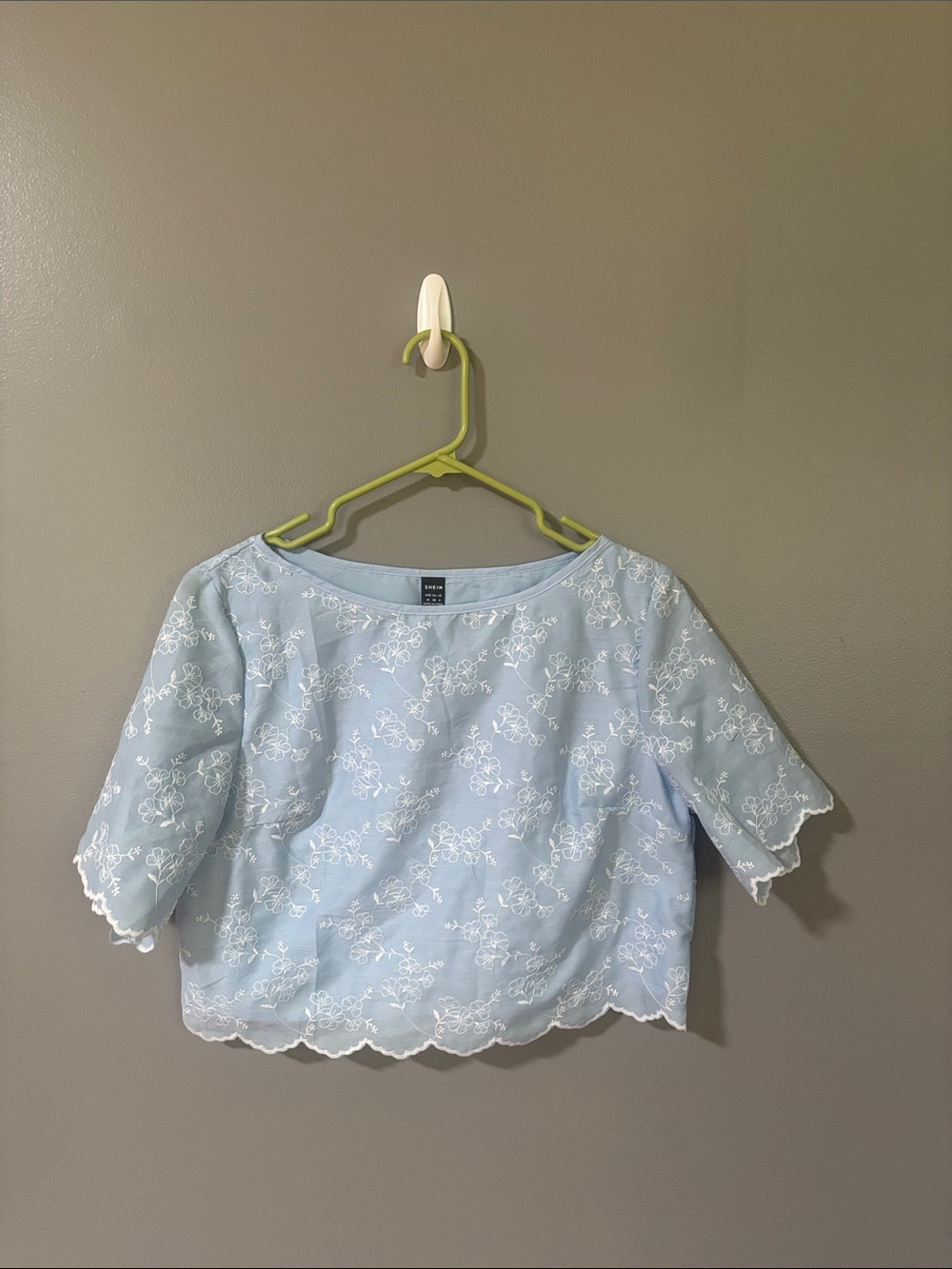 SHEIN medium cropped blouse